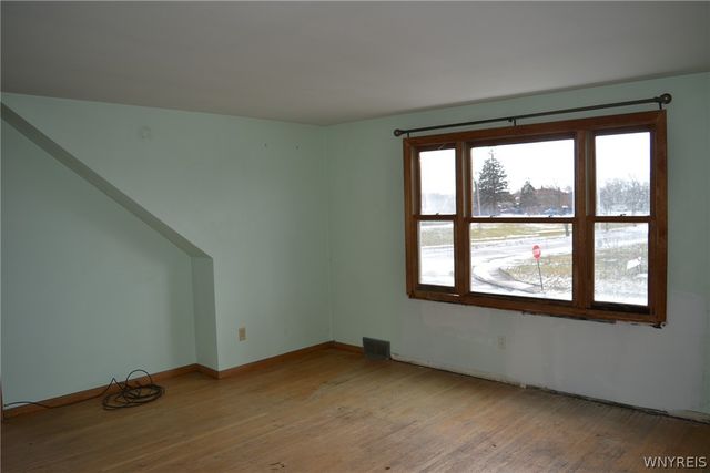 208 W Elmview Avenue, Lackawanna, NY 14218