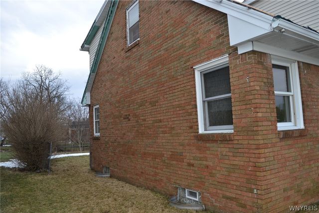 208 W Elmview Avenue, Lackawanna, NY 14218