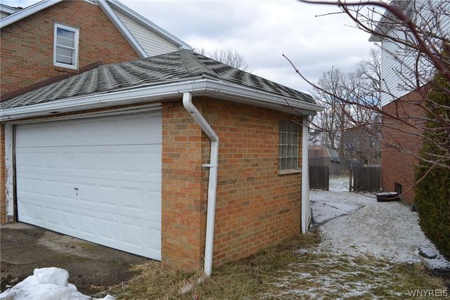 208 W Elmview Avenue, Lackawanna, NY 14218