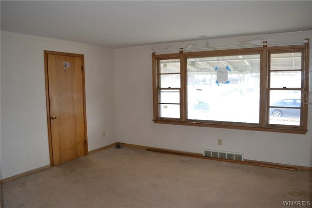 208 W Elmview Avenue, Lackawanna, NY 14218