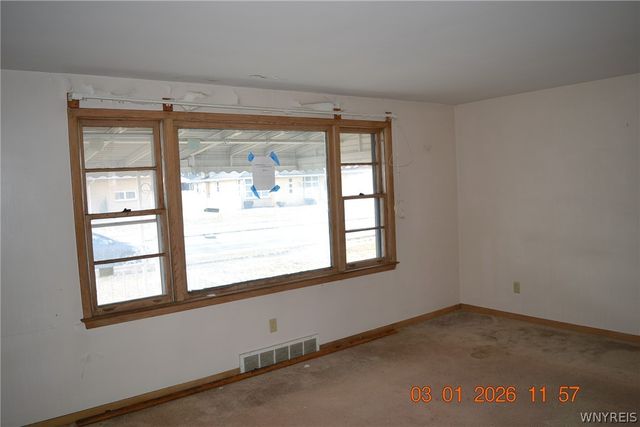 208 W Elmview Avenue, Lackawanna, NY 14218