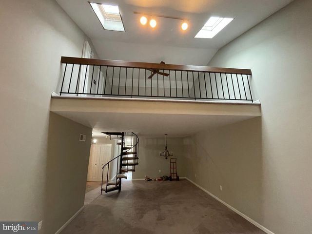 218 VALLEY STREAM LN, Chesterbrook, PA 19087