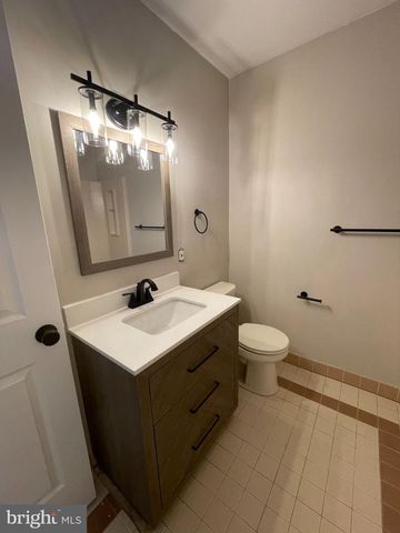 218 VALLEY STREAM LN, Chesterbrook, PA 19087