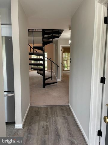 218 VALLEY STREAM LN, Chesterbrook, PA 19087