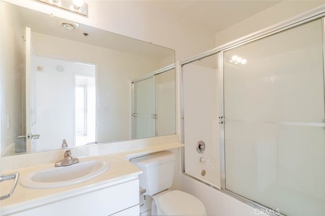19350 Sherman Way 210, Reseda, CA 91335