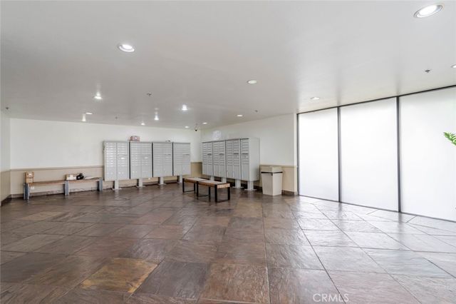 19350 Sherman Way 210, Reseda, CA 91335