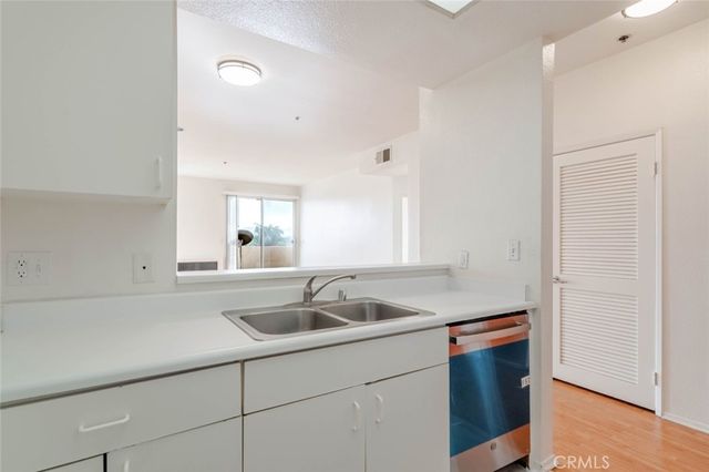 19350 Sherman Way 210, Reseda, CA 91335