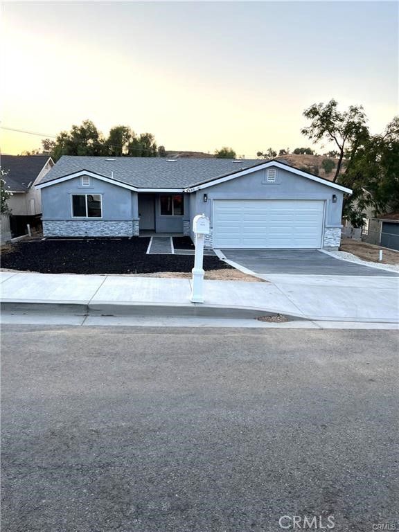 315 Davis, Lake Elsinore, CA 92530 — photo 2