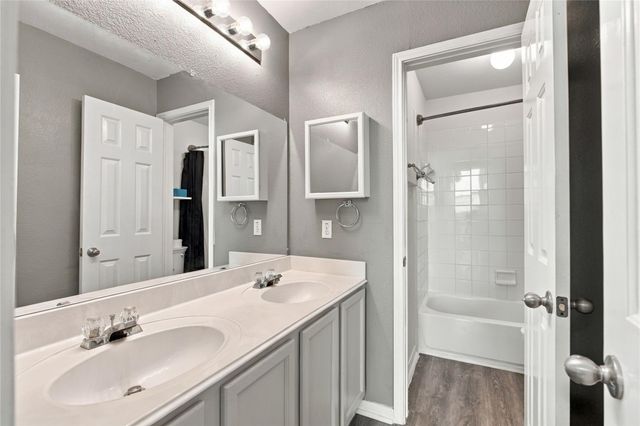 910 Point Run DR, Pflugerville, TX 78660