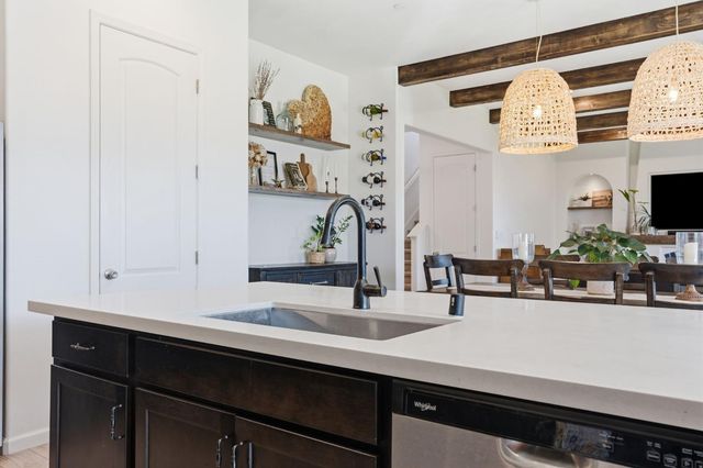 588 Overstone Avenue, Madera, CA 93636