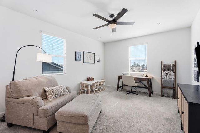 588 Overstone Avenue, Madera, CA 93636