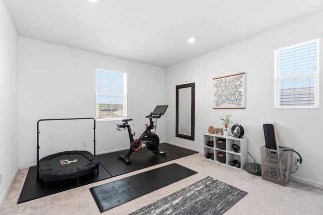 588 Overstone Avenue, Madera, CA 93636