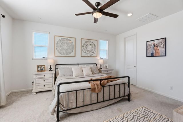 588 Overstone Avenue, Madera, CA 93636