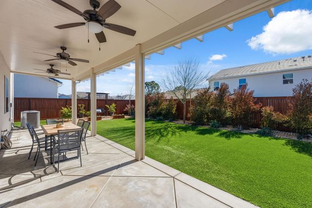 588 Overstone Avenue, Madera, CA 93636