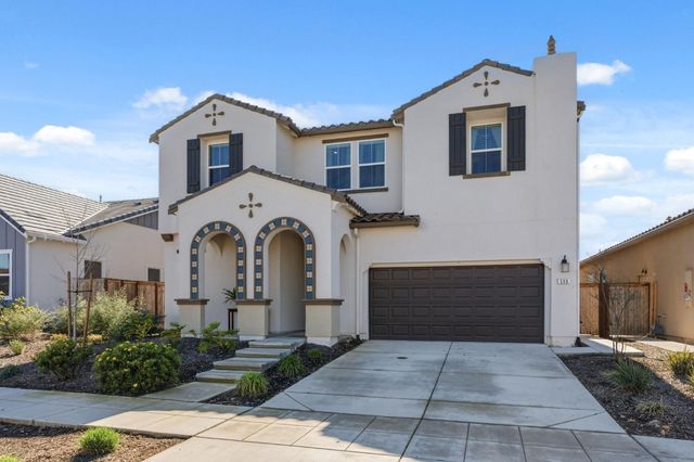 588 Overstone Avenue, Madera, CA 93636