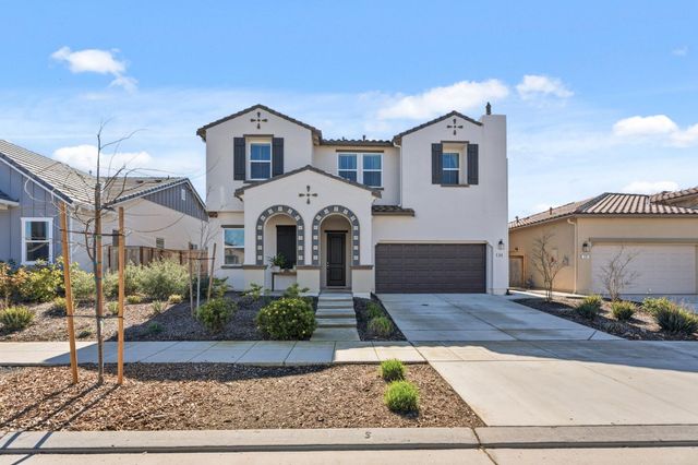 588 Overstone Avenue, Madera, CA 93636