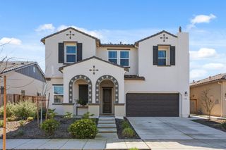 588 Overstone Avenue, Madera, CA 93636