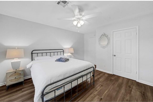 5474 Imogene Street, Houston, TX 77096