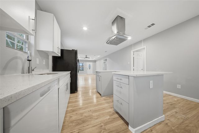 2350 W Cherry Street, Paris, TX 75460