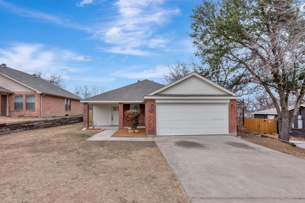8112 Arbor Avenue, Fort Worth, TX 76116