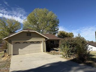 18221 Arosa Road, Tehachapi, CA 93561