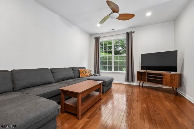 19 Jackson Ave, Montgomery Twp., NJ 08540