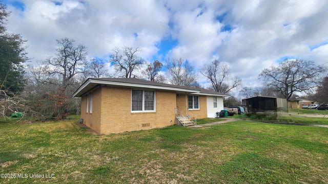 501 Ferriday Drive, Ridgecrest, LA 71334