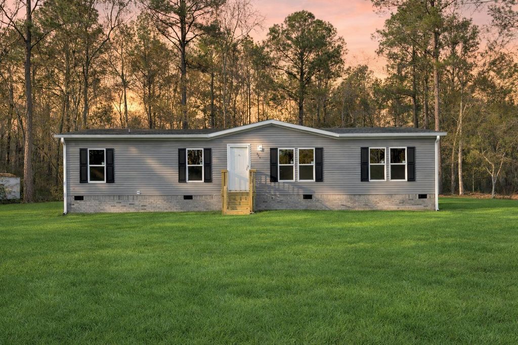 270 Saturn Lane, Walterboro, SC 29488