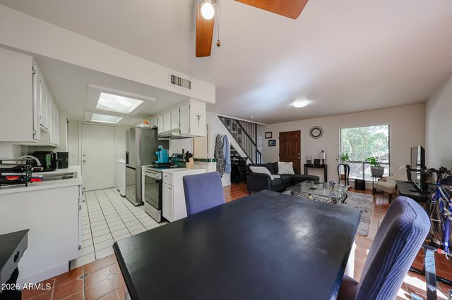 10410 N 7TH Place 2, Phoenix, AZ 85020