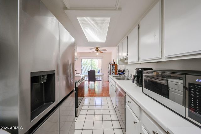 10410 N 7TH Place 2, Phoenix, AZ 85020