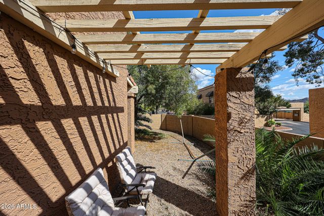 10410 N 7TH Place 2, Phoenix, AZ 85020