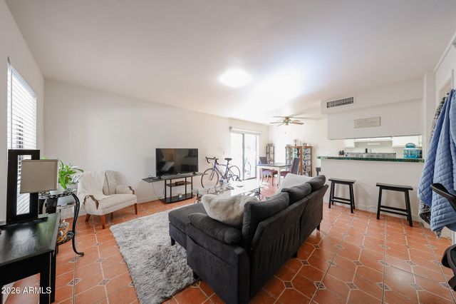 10410 N 7TH Place 2, Phoenix, AZ 85020