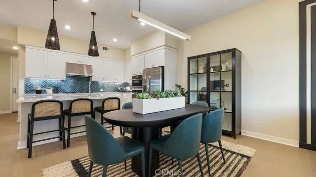 441 Sora, Irvine, CA 92618