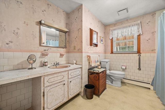 32 Colonial Drive, Taunton, MA 02780