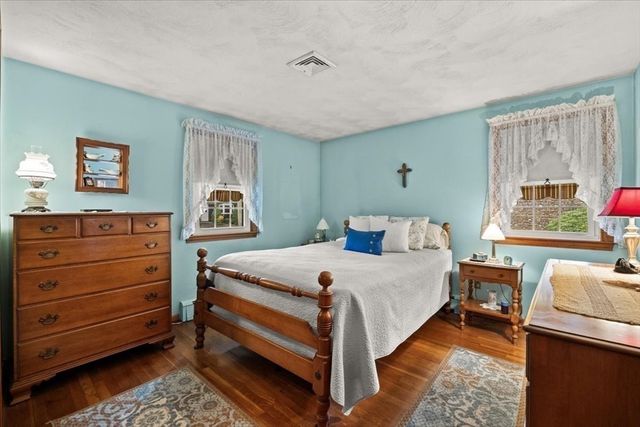 32 Colonial Drive, Taunton, MA 02780