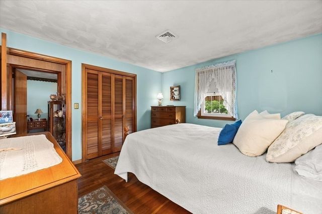 32 Colonial Drive, Taunton, MA 02780