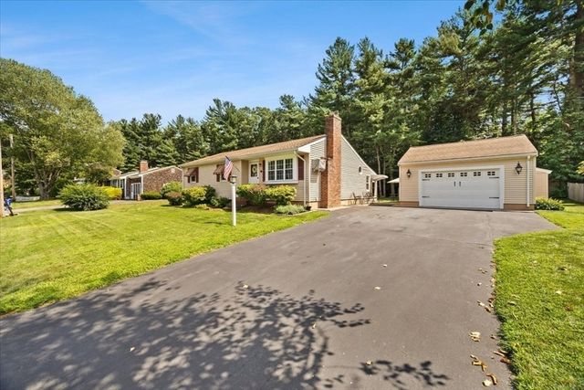 32 Colonial Drive, Taunton, MA 02780