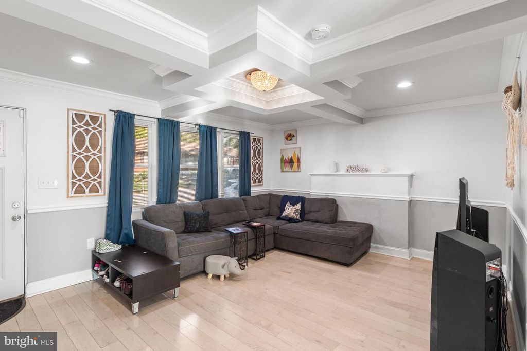 5219 W NORTH AVE, Baltimore, MD 21207