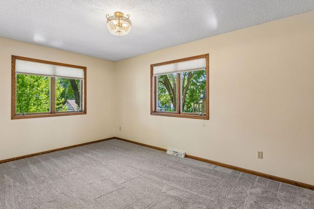 8648 Park Avenue, Saint Bonifacius, MN 55375