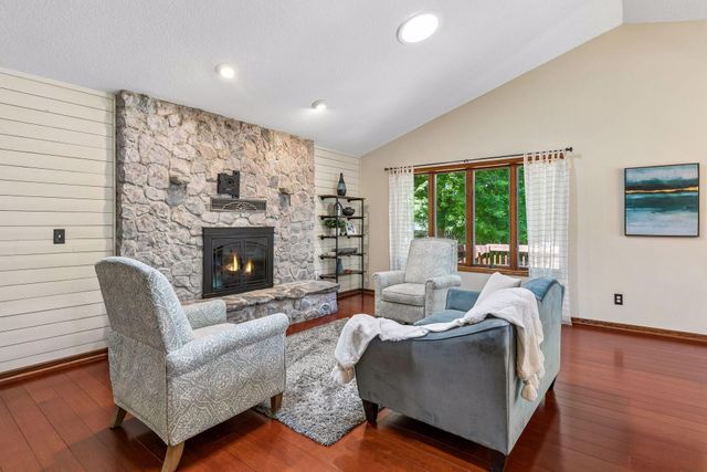 8648 Park Avenue, Saint Bonifacius, MN 55375