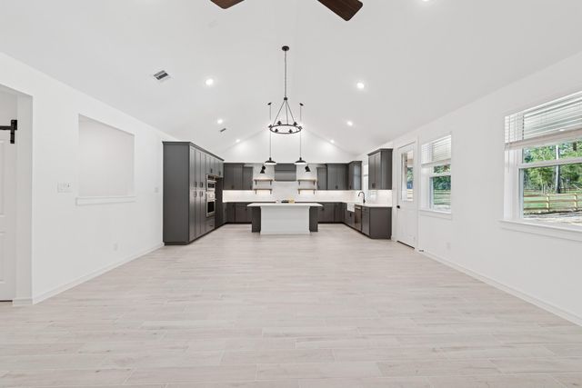 108 Roebuck Lane, New Waverly, TX 77358