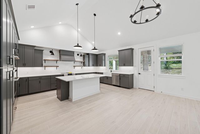 108 Roebuck Lane, New Waverly, TX 77358