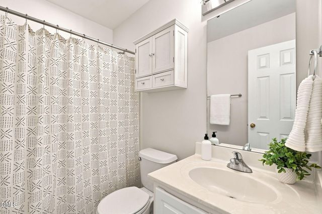 501 Nottinghill Walk, Apex, NC 27502