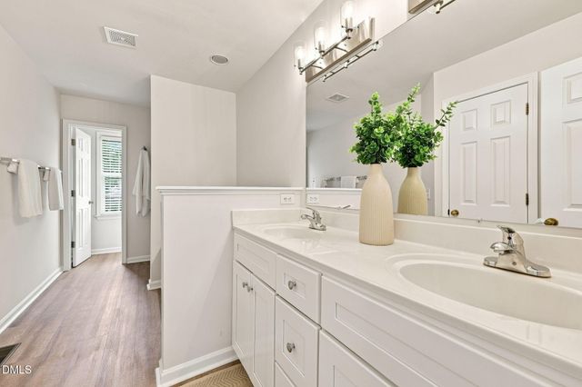 501 Nottinghill Walk, Apex, NC 27502