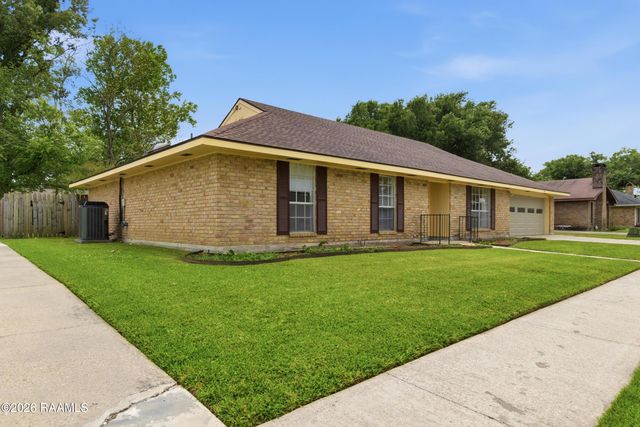 206 Persimmon Place, Lafayette, LA 70507