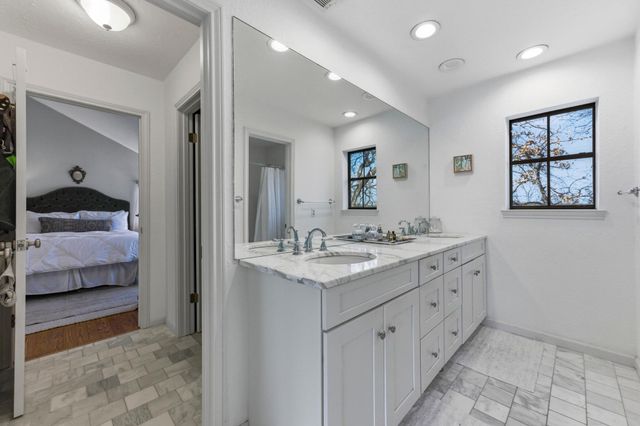 2614 Jefferson ST B, Austin, TX 78703