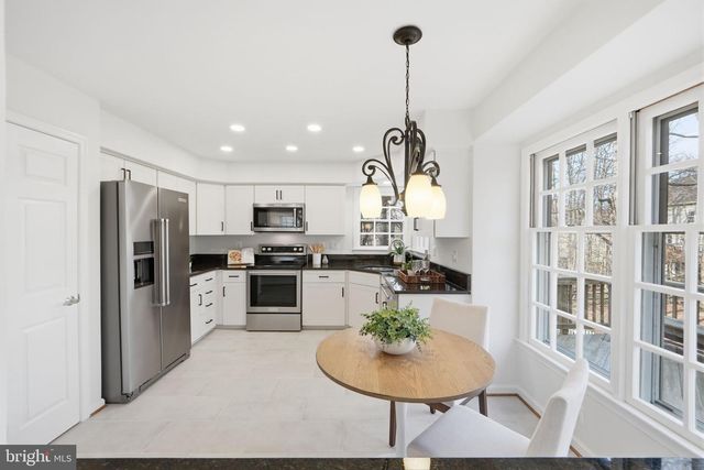 1285 LAMPLIGHTER WAY, Reston, VA 20194