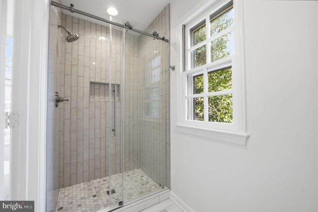 1285 LAMPLIGHTER WAY, Reston, VA 20194