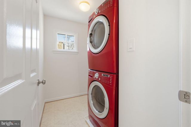 1285 LAMPLIGHTER WAY, Reston, VA 20194