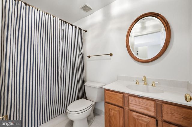 1285 LAMPLIGHTER WAY, Reston, VA 20194